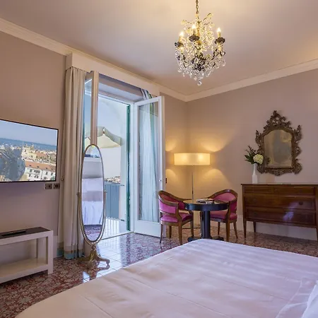 Regina Isabella-resort Restaurant 5* איסקיה