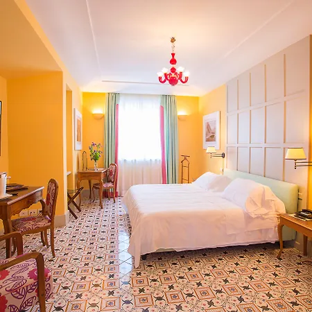 Regina Isabella-resort Restaurant 5* איסקיה