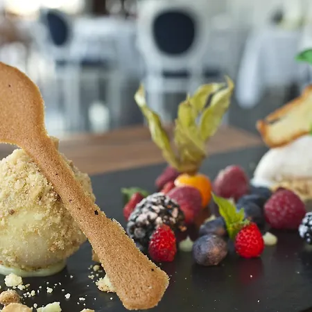 Regina Isabella-resort Restaurant 5* איסקיה